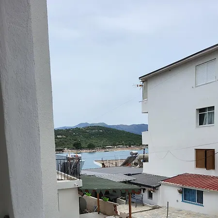 Incorner